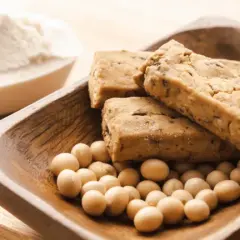 Czy batony proteinowe tuczą? Odkryj prawdę o ich kaloriach i diecie