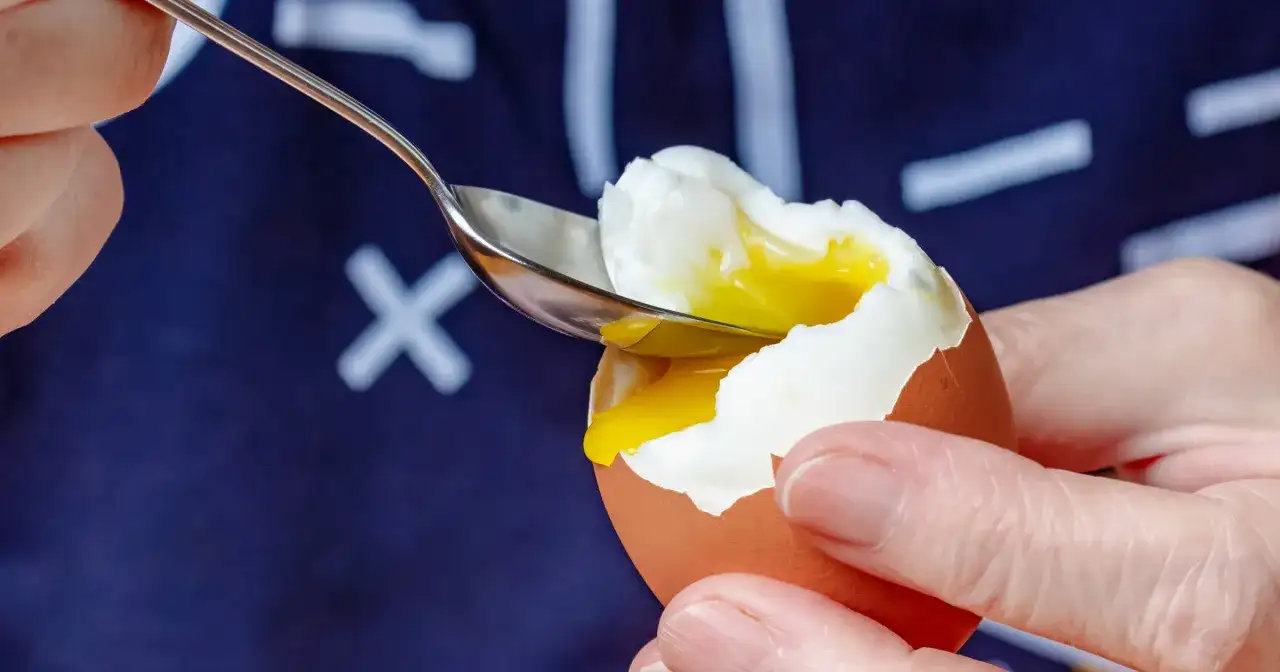 Ile kcal ma jajko na miękko? Kalorie i wartości odżywcze