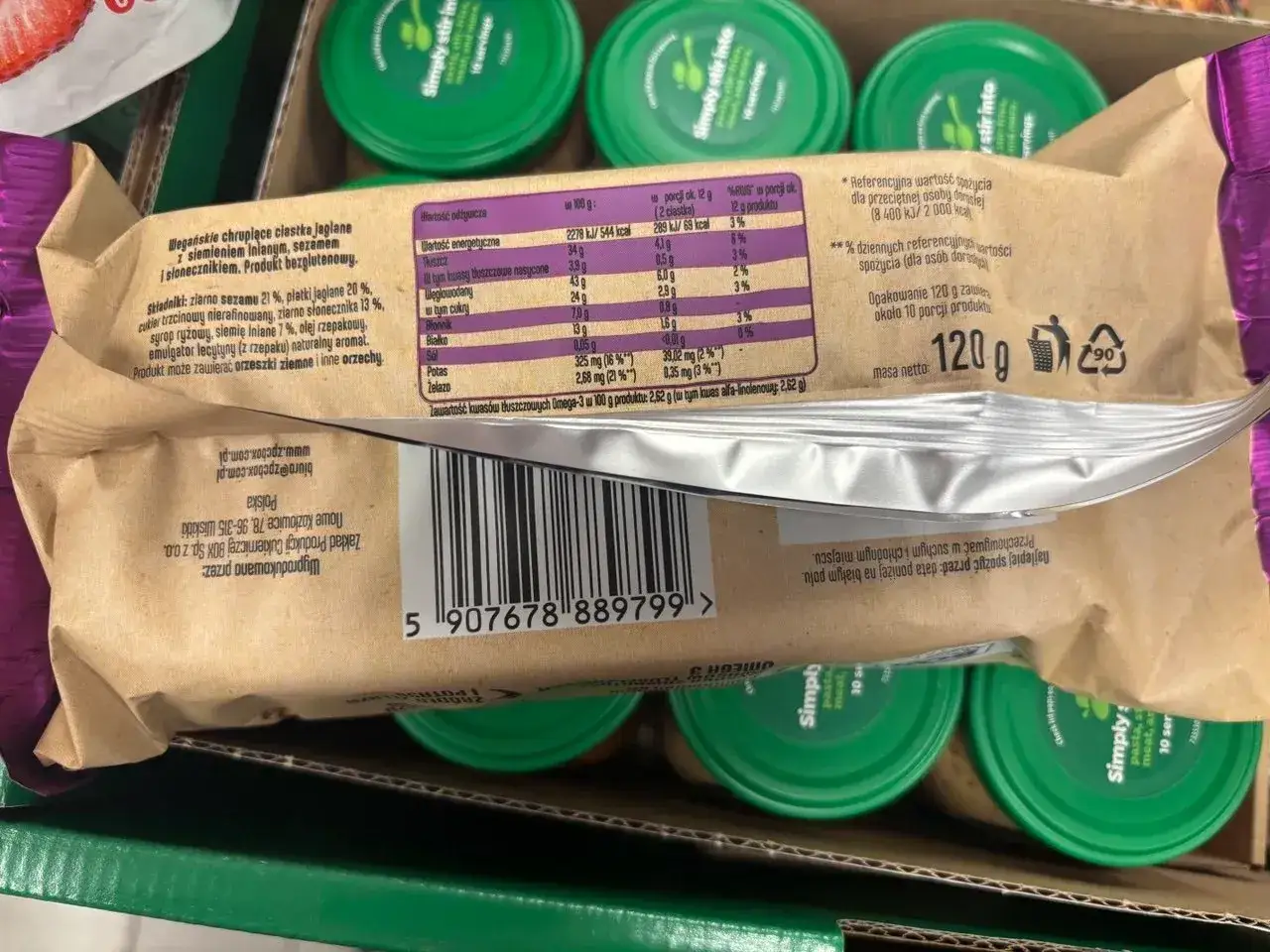 Ciastka jaglane bez laktozy, z siemieniem lnianym i sezamem. Wartość odżywcza: 2278 kJ/544 kcal w 100g. Opakowanie 120g.